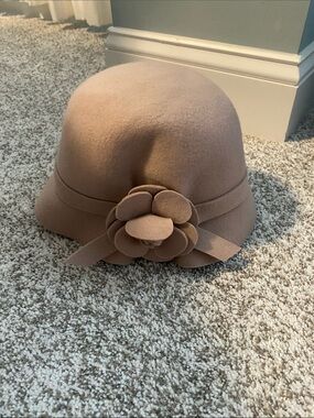 Jessica Simpson Taupe Floral Felt Cloche Hat